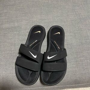 Nike slides